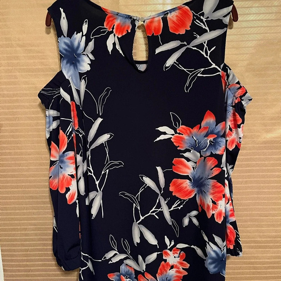 NEW DIRECTION~NAVY BLOUSE~COLD SHOULDER-~LG - Picture 6 of 8